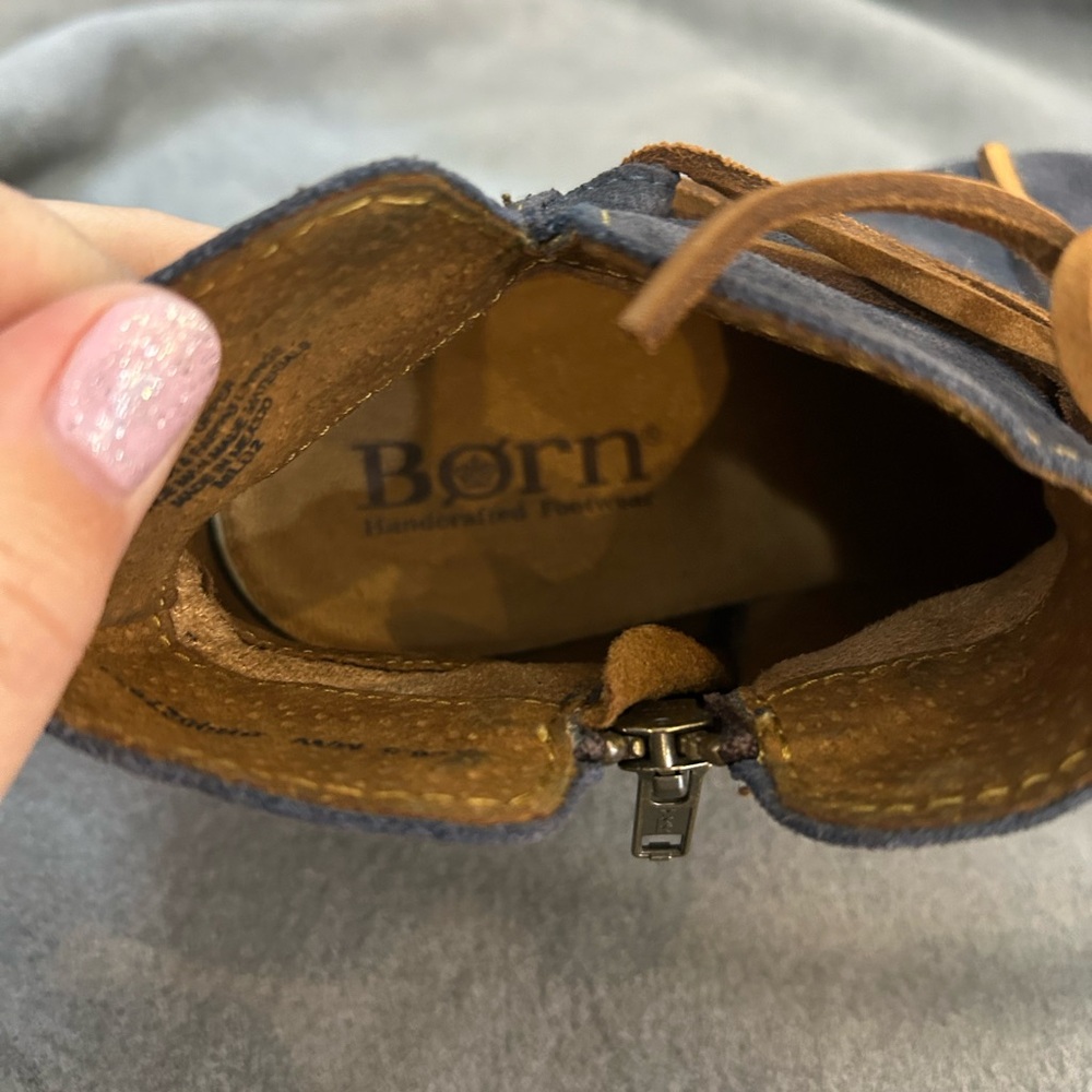 Born Suede Ankle Boots with rawhide Laces - side zipper - Picture 5 of 8
